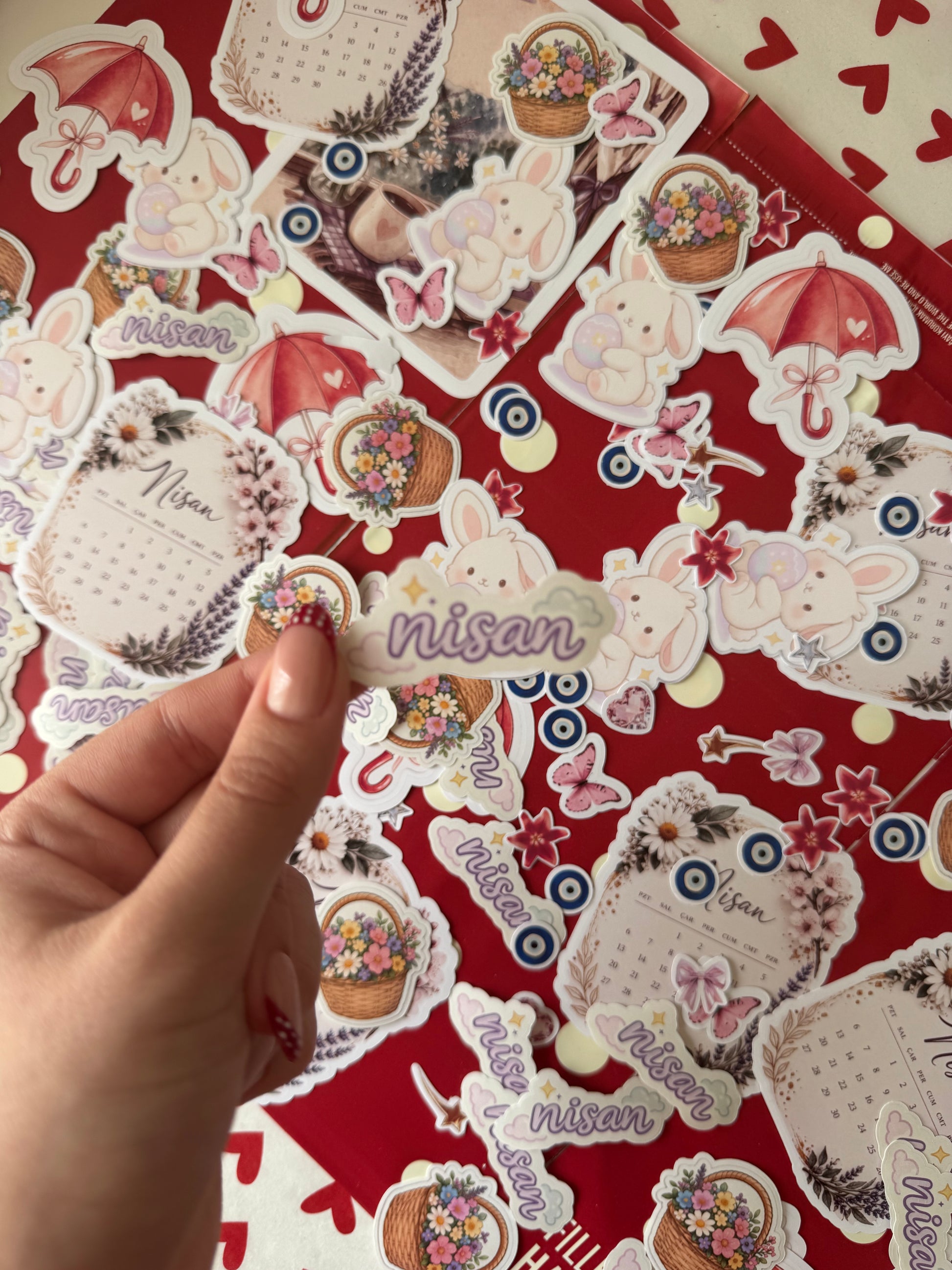 Nisan Sticker Kulübü - Aylık Koleksiyon - Made in Pieces